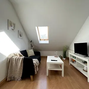 uber-den-dachern-leipzigs-susses-kleines-apartment-mit.bestleipzighotels.com/